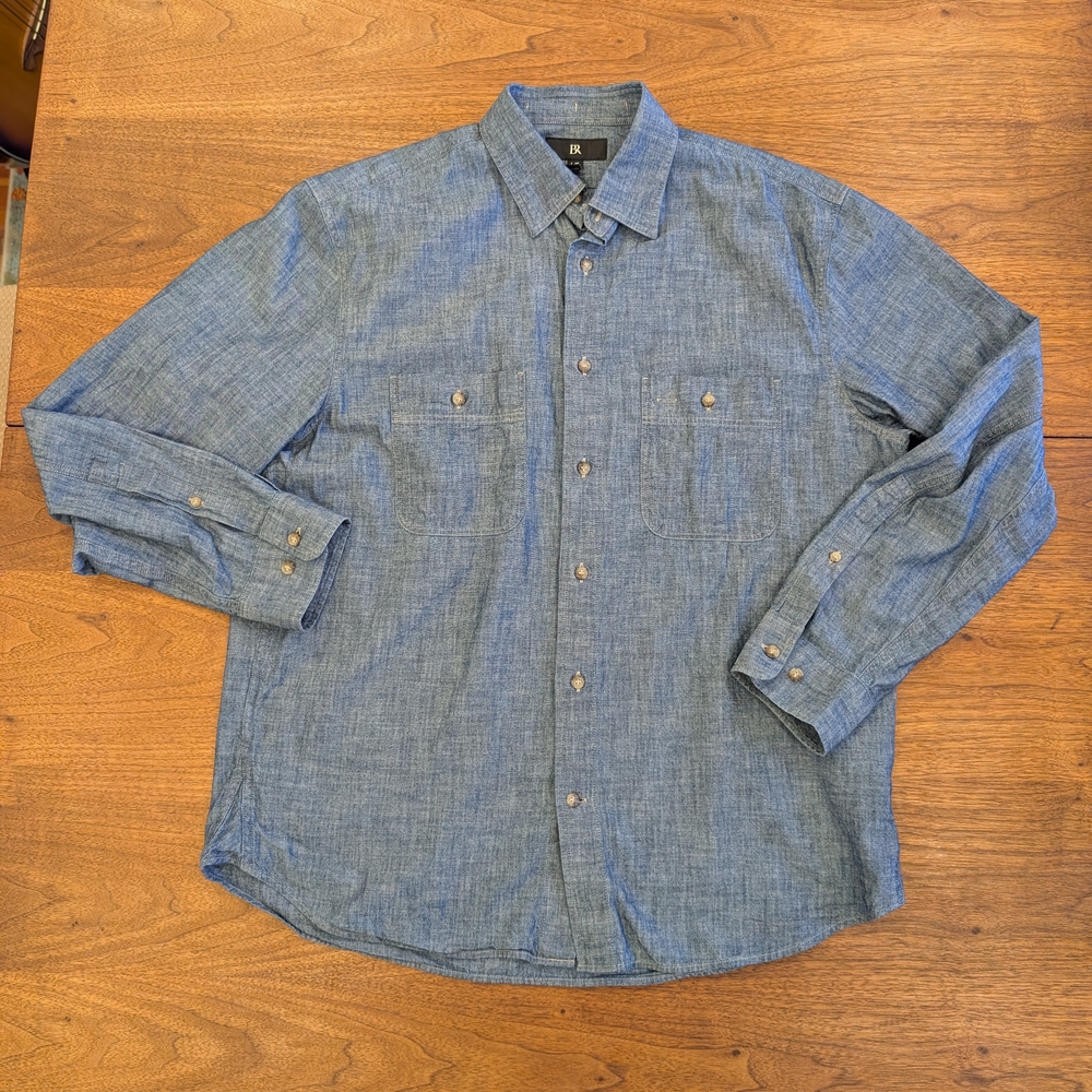 Banana Republic Chambray Button-Down Shirt (Men’s Large)